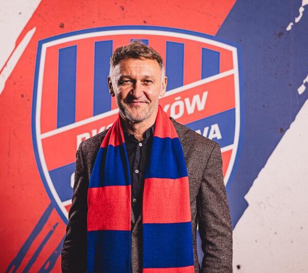 Kiedyś pracował w Borussii Dortmund. Teraz został zatrudniony w Rakowie