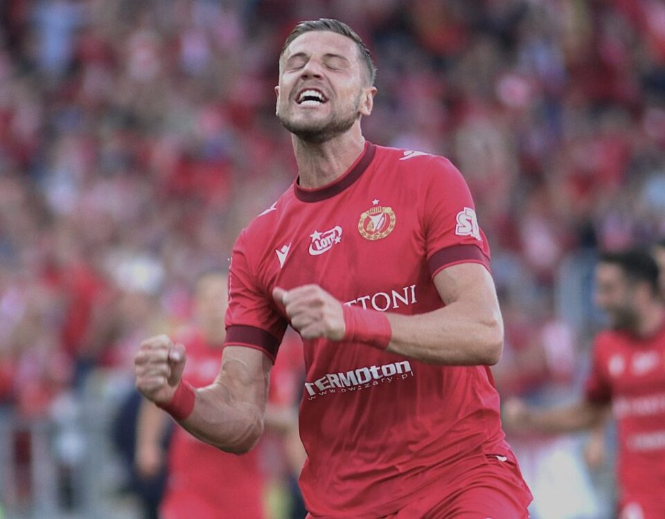 Raków Częstochowa zakontraktował nowego napastnika. To były gracz Widzewa Łódź.