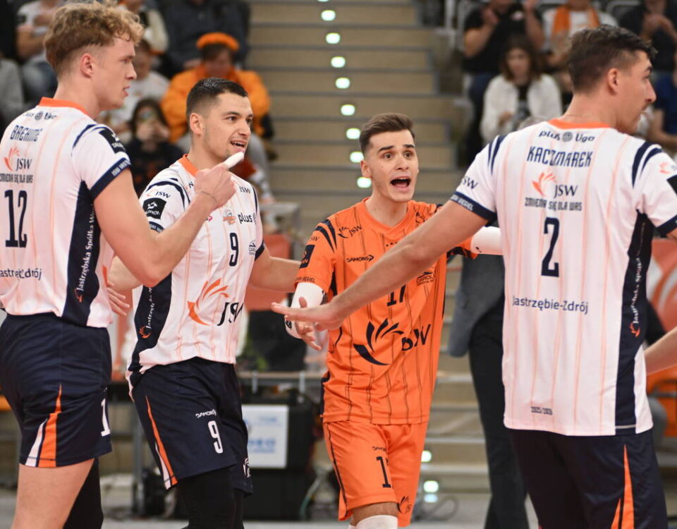 Jastrzębski Węgiel przegrał czwarty mecz w tym sezonie PlusLigi. Tym razem podopieczni Andrzeja Kowala ulegli Skrze Bełchatów.